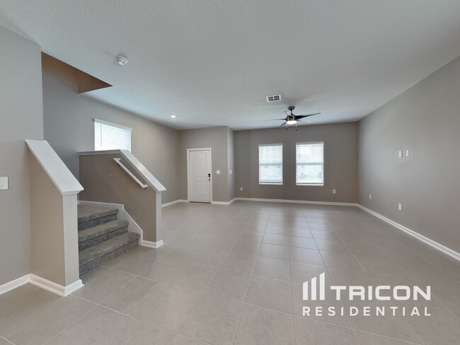 Building Photo - 741 Honeyrock St