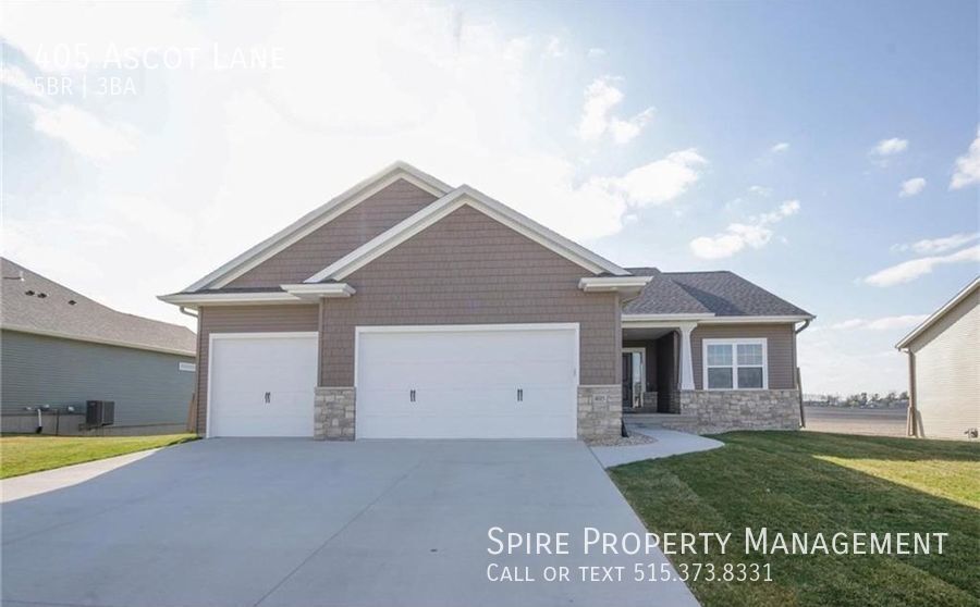 Primary Photo - Fantastic 5 bedroom 3 bath home, attached ...