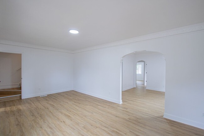 Foto del edificio - Renovated four bedroom home