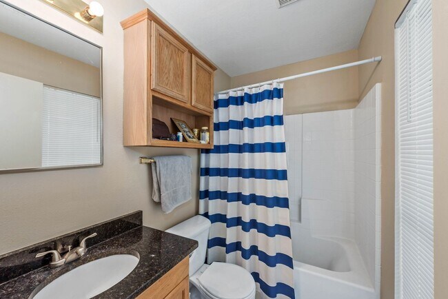 Building Photo - AUGUST 2026 PRE-LEASE!! COME TOUR THIS AMAZING 4 bed, 4 bath Home!!