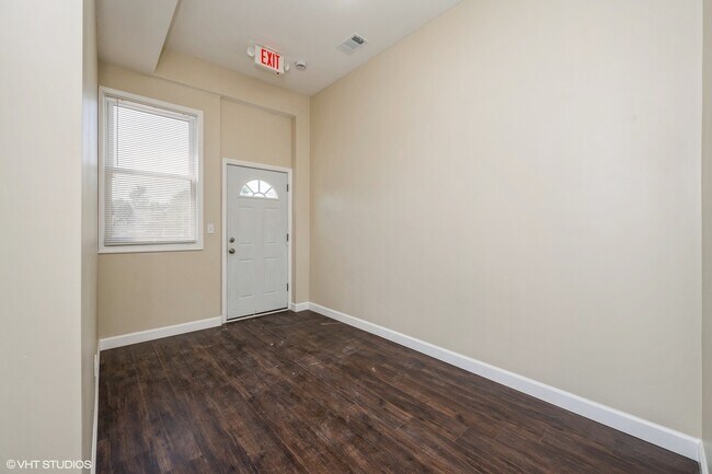 Foto del edificio - 5026 W Madison St