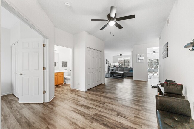 Foto del edificio - 1455 Reserve Ln