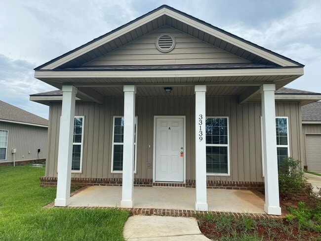 Building Photo - Stables 139