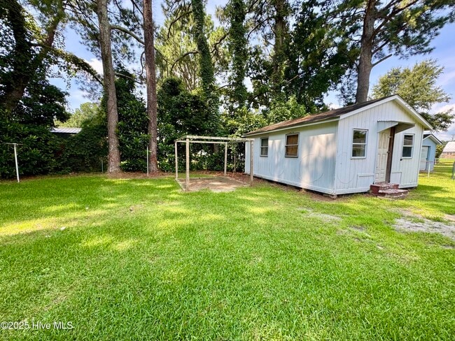 Building Photo - 106 Farm Dr