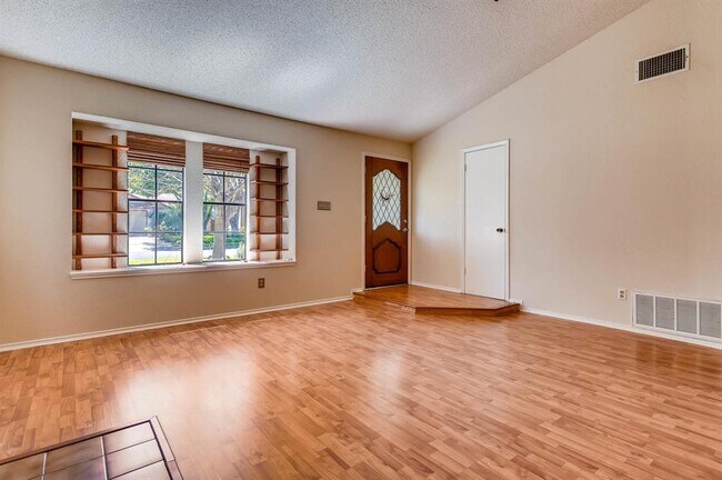 Building Photo - 4504 Velasco Pl