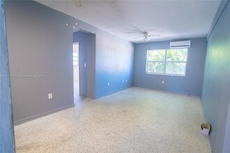 Building Photo - 2000 NW 29th St