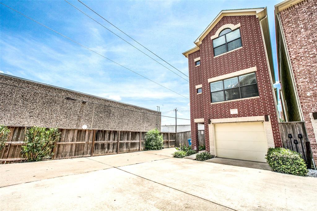 Primary Photo - 3662 Main Plaza Dr