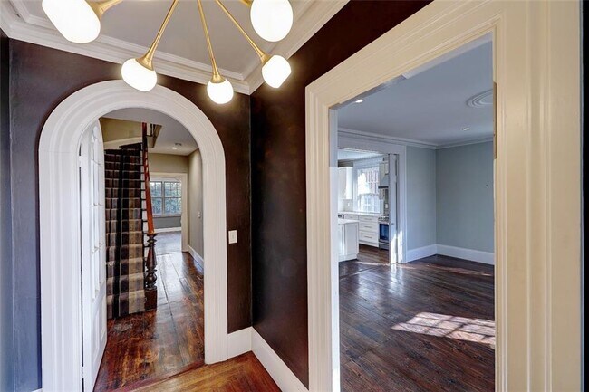 Building Photo - 60 Congdon St