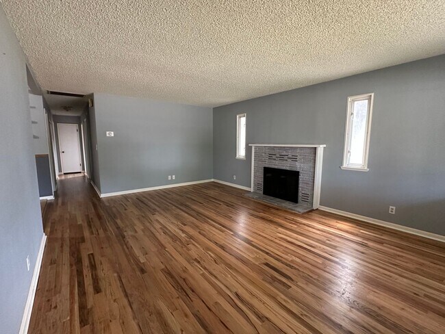 Foto del edificio - 3725 Madison St