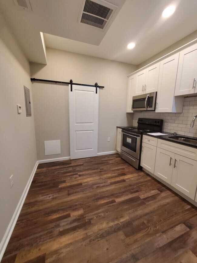 Foto del edificio - 1466 N 52nd St