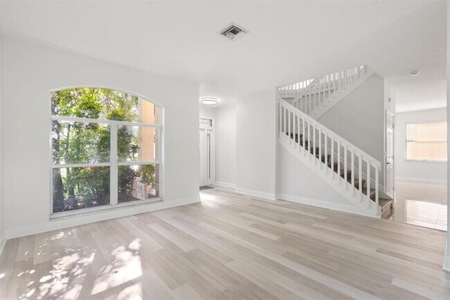 Foto del edificio - 5228 NW 112th Terrace