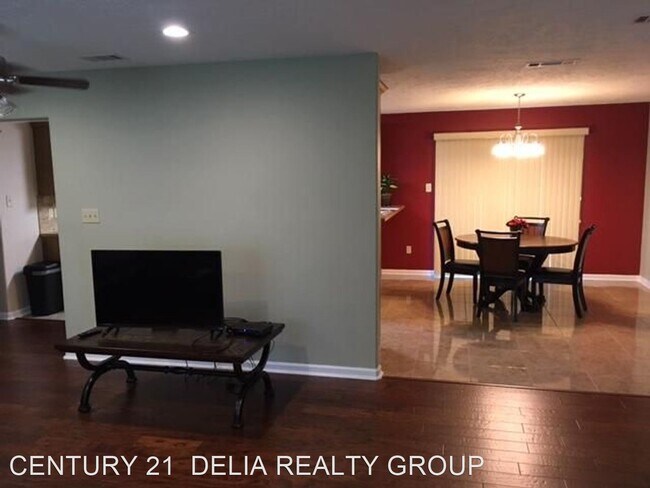 Foto del edificio - 3 br, 2 bath House - 2213 Angus St.