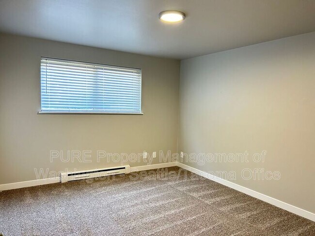 Foto del edificio - 421 Ambaum Blvd SW