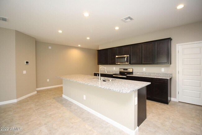 Foto del edificio - 5408 W Western Star Blvd
