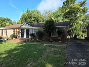 Building Photo - 3721 Driftwood Dr