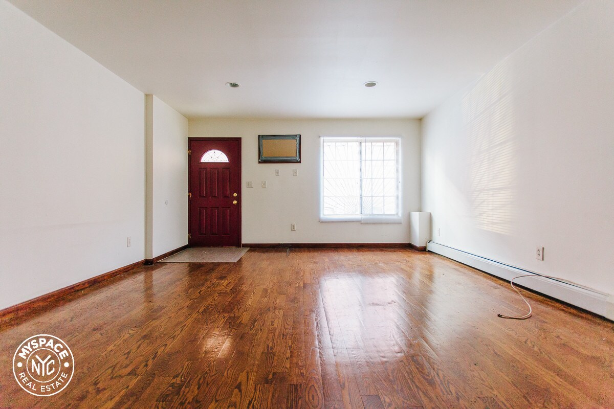 Primary Photo - 106 Jefferson St