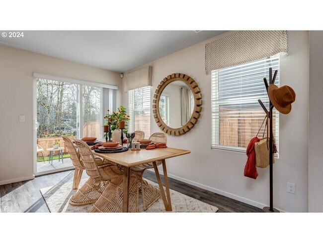 Foto del edificio - Beautiful NEW CONSTRUCTION Builder Model H...