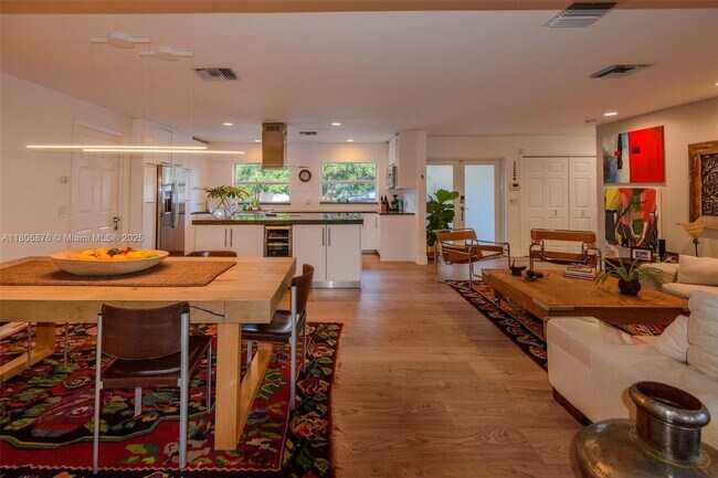 Foto del edificio - 1251 SW 11th Terrace