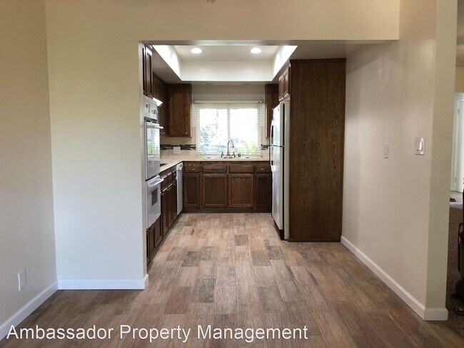 Building Photo - 2 br, 2 bath House - 5655 Pickering Avenue