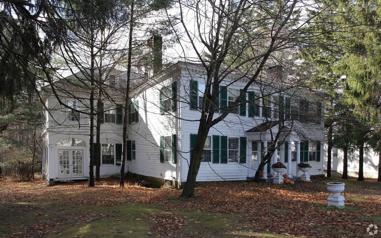 Primary Photo - 64 Walker St