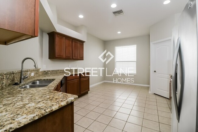 Building Photo - REDUCED!