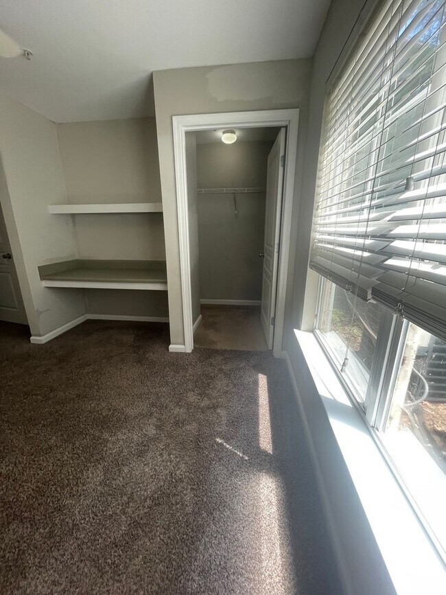 Foto del edificio - 3930 Cherokee Woods Way