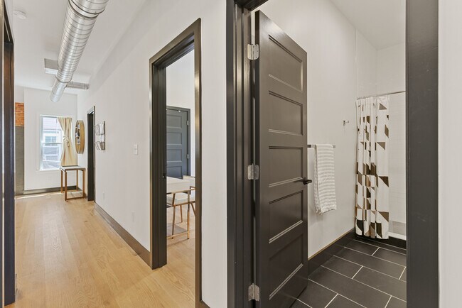 Building Photo - 439 Chelsea St