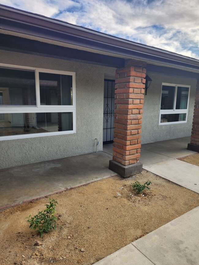 Near Front Entrance - 431 S Simpson Ave