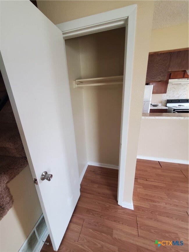 Foto del edificio - 1308 Covey Ln