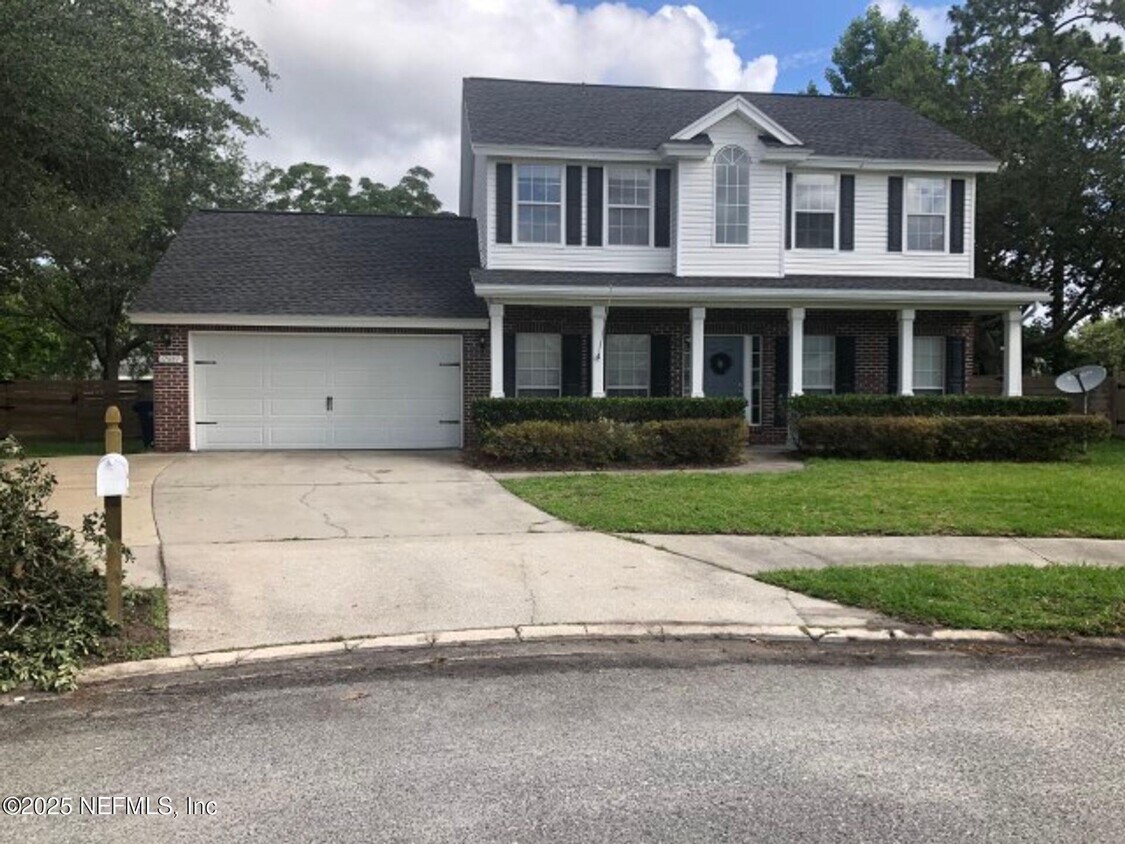 Foto principal - 12887 Dunns View Dr