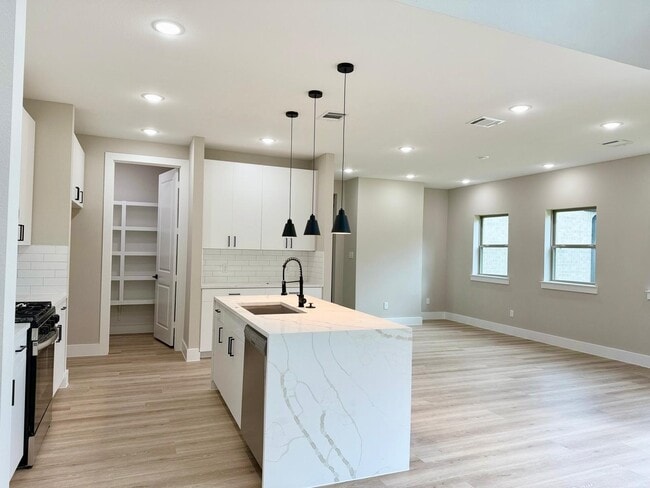 Building Photo - 2606 Liguria Ln