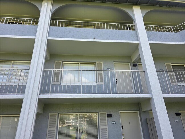 Foto del edificio - 139 Oyster Bay Cir