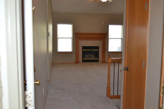 Building Photo - 6022 E Ironhorse Cir