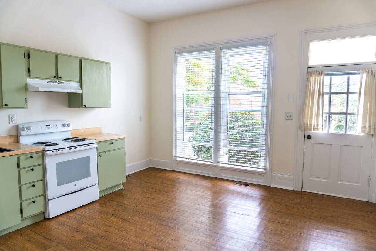 Foto principal - 1618 Ellwood Ave