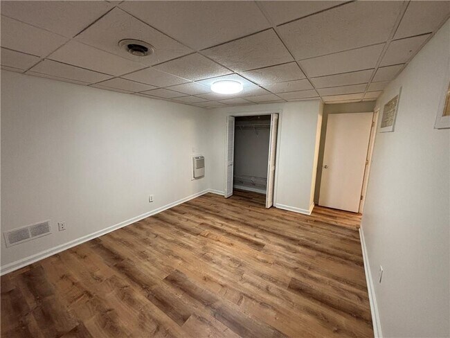 Foto del edificio - 1138 Arlington Pkwy NE