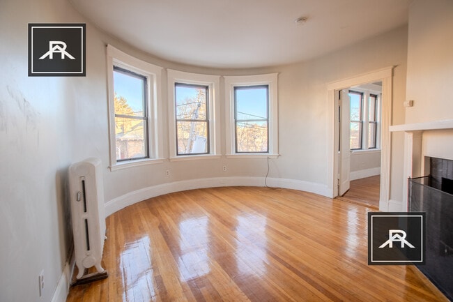 Building Photo - 52 Cummings Rd