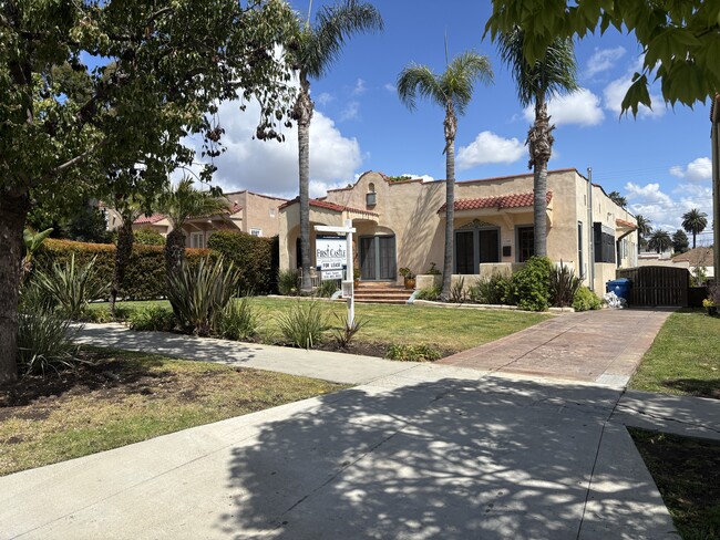 Private Driveway - 1248 S Rimpau Blvd