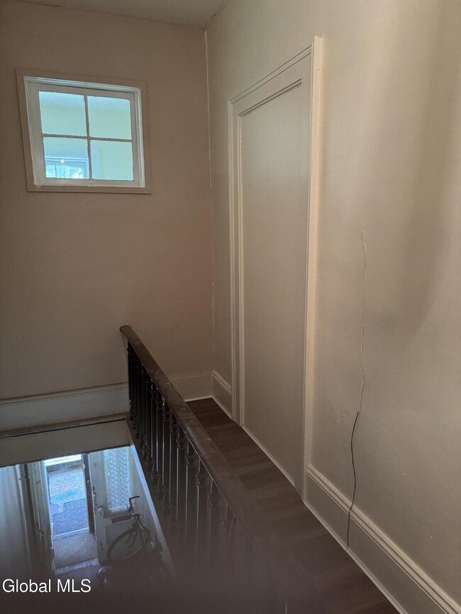 Building Photo - 305 2nd St