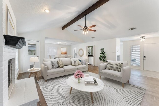 Foto del edificio - 15406 Willow River Dr