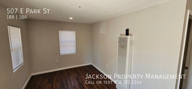 Building Photo - 507 E Park St
