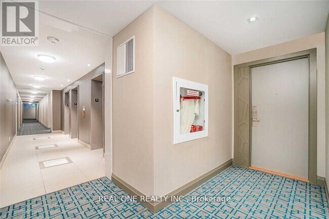 Building Photo - 591 Sheppard Ave E