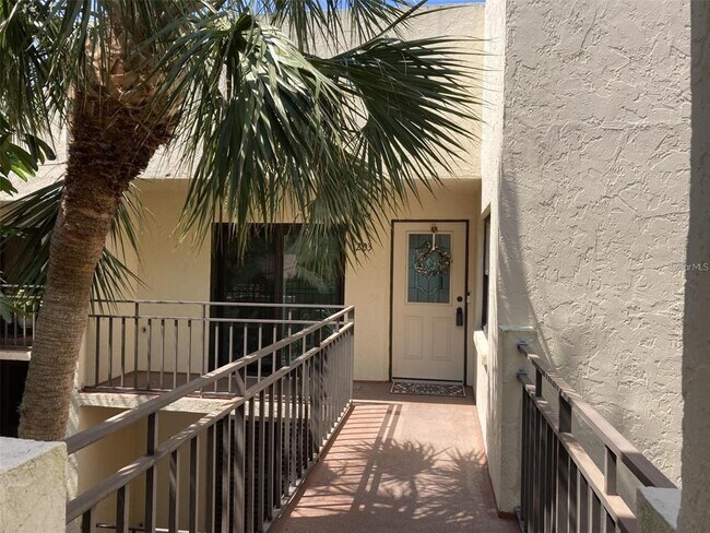 Foto del edificio - 6430 Sun Eagle Ln