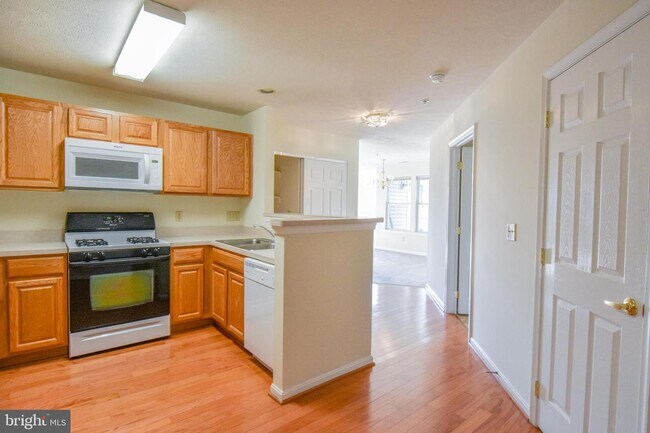 Building Photo - 45521 Westmeath Way