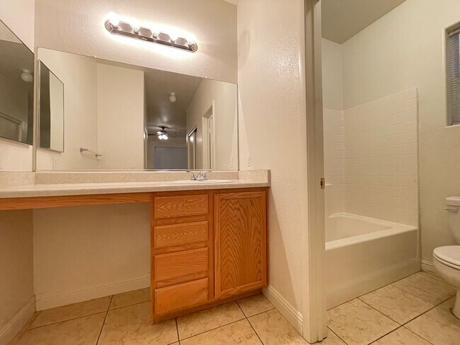 Foto del edificio - 7908 Hornbeam Ct