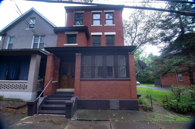 Building Photo - 39 Kenmore Ave
