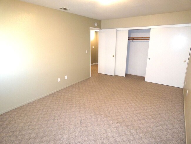 Foto del edificio - 1173 Sumner Pl