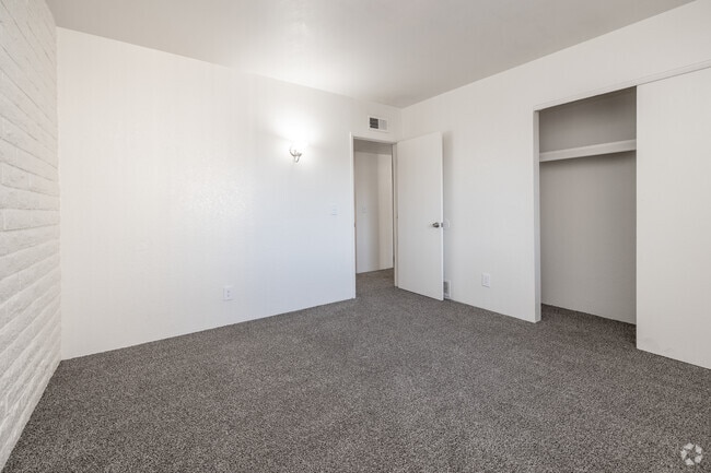 2BR, 2BA - 1,400SF - Bedroom - Taylor Heights LLC