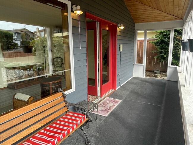Foto del edificio - Windmill Heights Home With Community Beach...