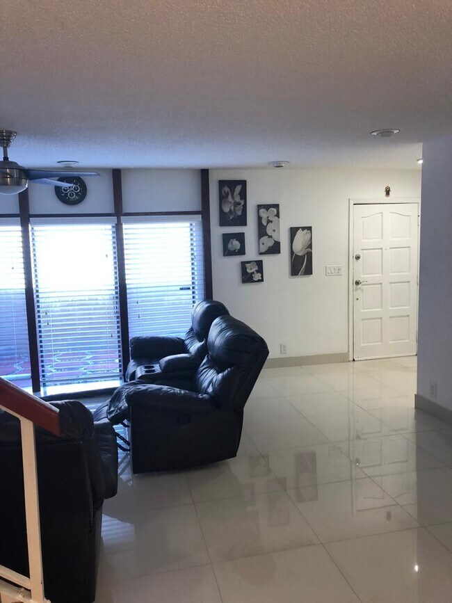 Foto del edificio - 4722 Sheridan St