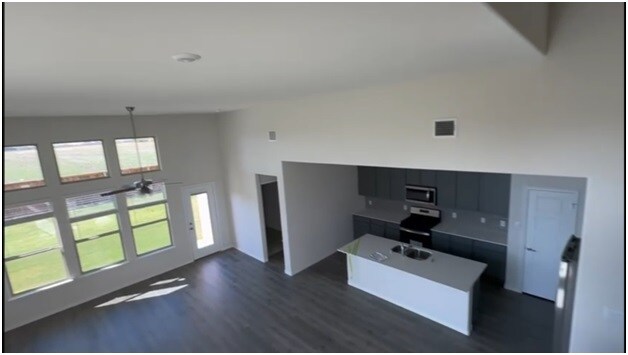 Building Photo - 5117 Cartland Ave